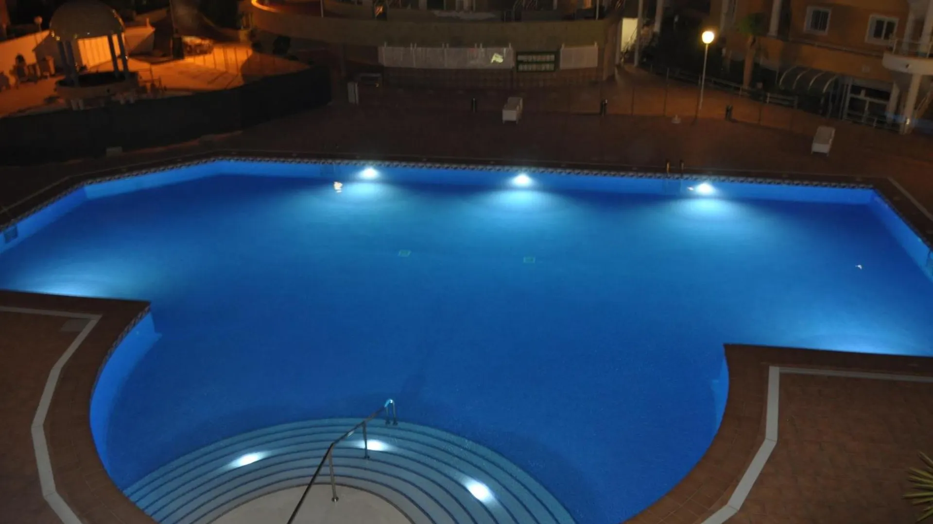 Zebra 3 Piscines Daire Costa Adeje
