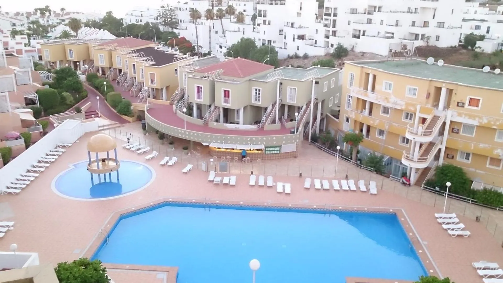 Zebra 3 Piscines Daire Costa Adeje İspanya