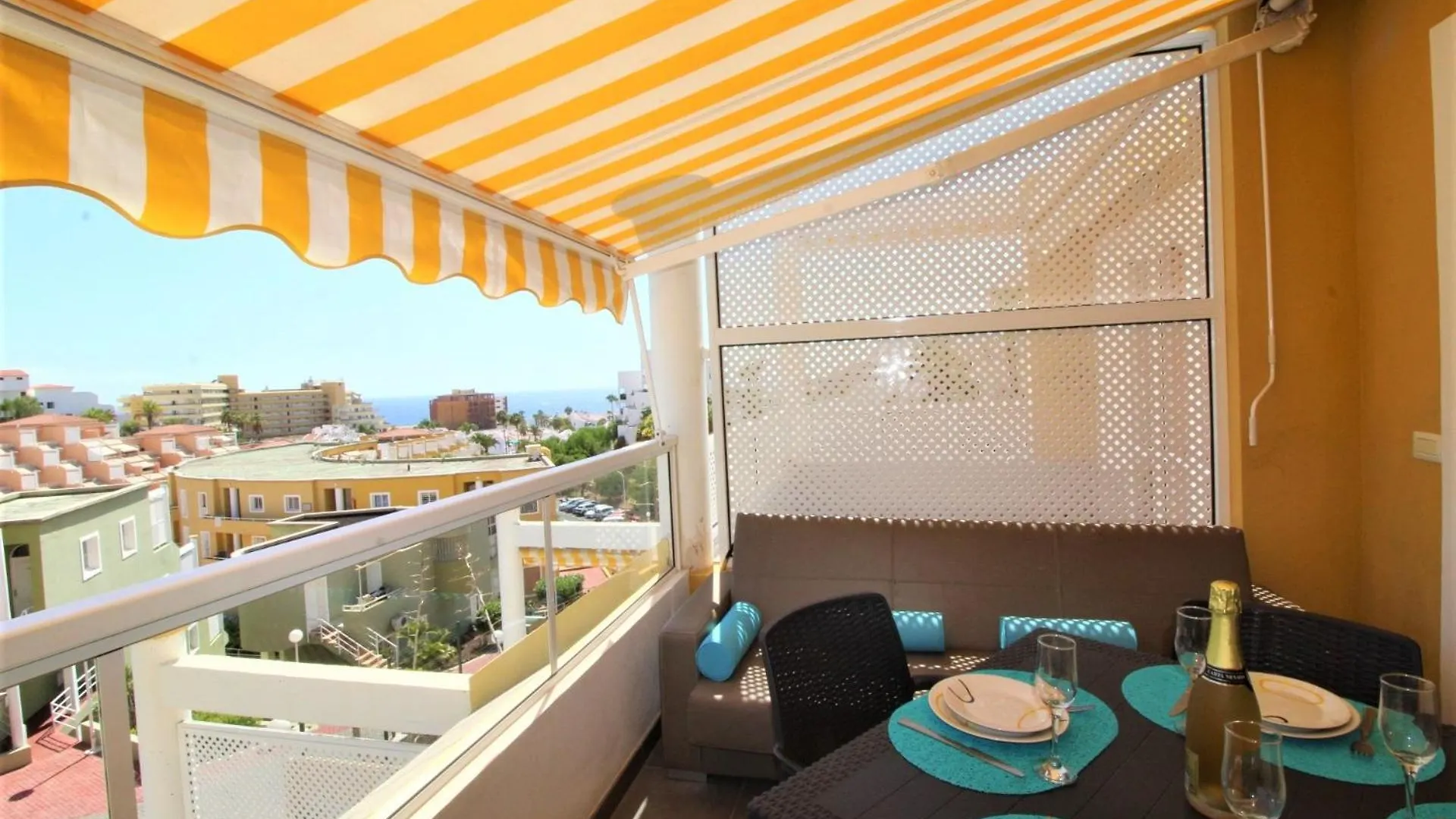Zebra 3 Piscines Daire Costa Adeje 0*,  İspanya